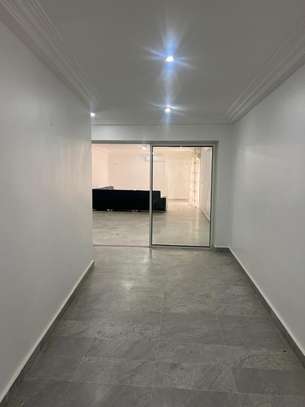 3 chambres salon à louer en face King fahd image 2