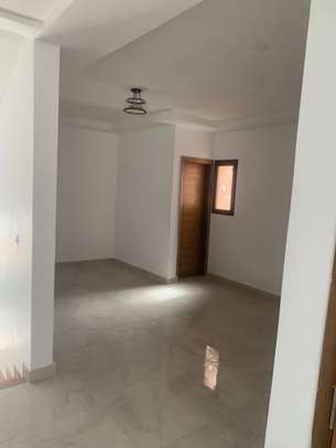 Villa R+2 à louer aux Almadies ! image 12