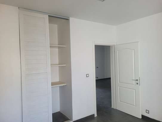 Trois chambres à louer par mois image 11