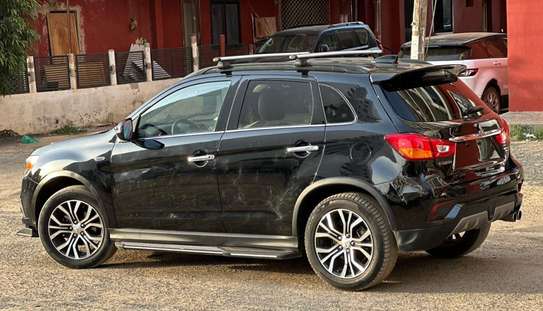 Mitsubishi Outlander Sport image 6