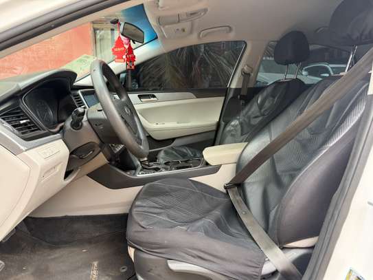 Hyundai Sonata Venant image 9