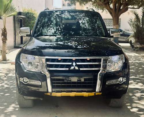 Mitsibushi Pajero Sport 2016 image 9