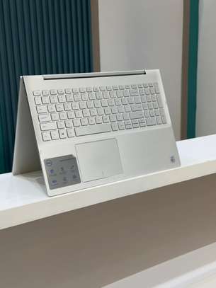 Dell inspiron 7591 2-en-1 image 3