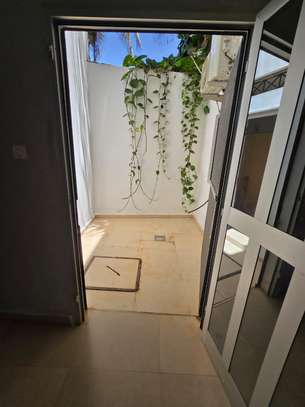 Appartement F4 à louer à Yoff image 2