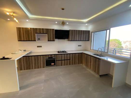 F6 en Triplex corniche Ouakam image 5