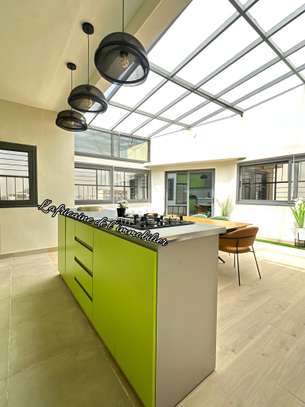 Studio meublé moderne à louer – Mamelles image 6