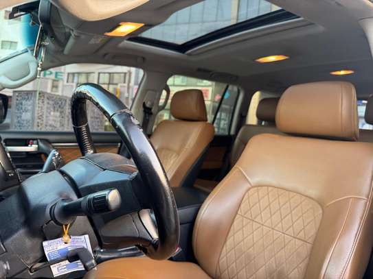 TOYOTA LAND CRUISER V6 2021 image 7