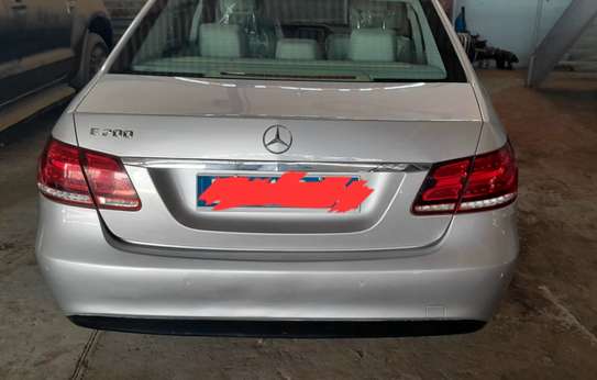 MERCEDES E 200 image 9