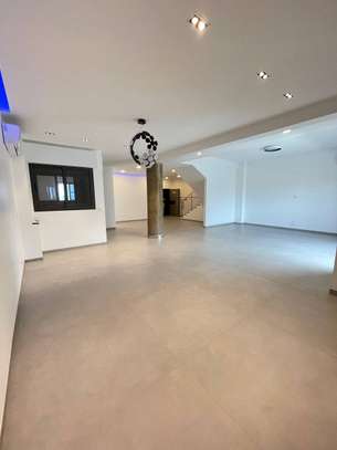Splendides Duplex à Louer aux Almadies image 10
