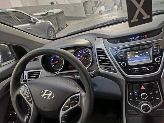 Hyundai Elantra 2016 Sous Douanes image 5