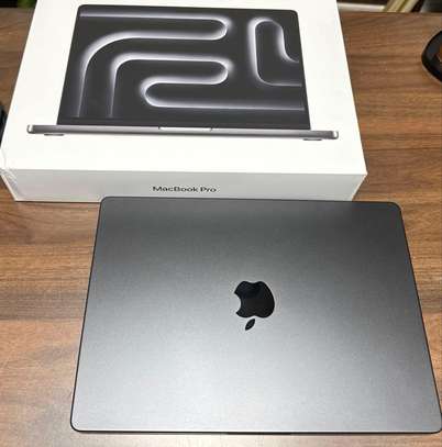 MacBook pro M3 pro ram 24go image 1