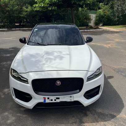 Jaguar  Modèle:F-pace R-sport  Année:201 image 1