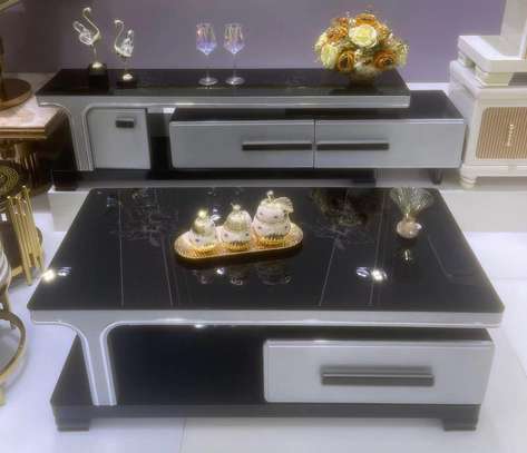 TABLE TV + TABLE BASSE VIP TRÈS CLASSE image 1