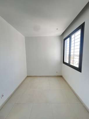 Appartement   F4 à louer au point e image 10