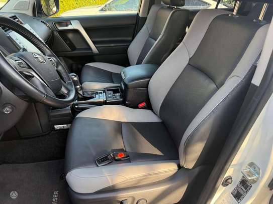 Toyota Prado 2023 image 7