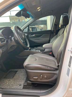 Hyundai Santafe image 9