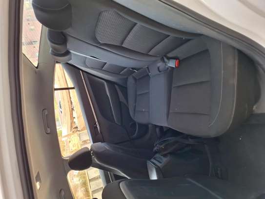 Hyundai elantra  2017 image 2
