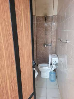 Chambre salle de bain à louer image 2