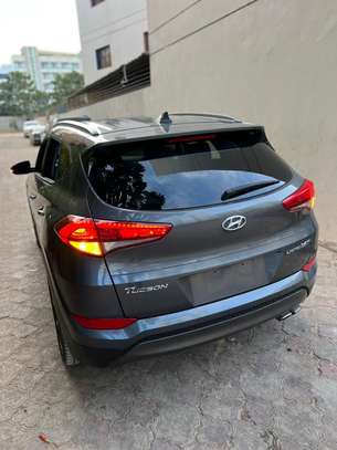 Hyundai Tucson Limited 1.6 image 4