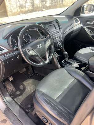 Hyundai Santafe 2017 image 9