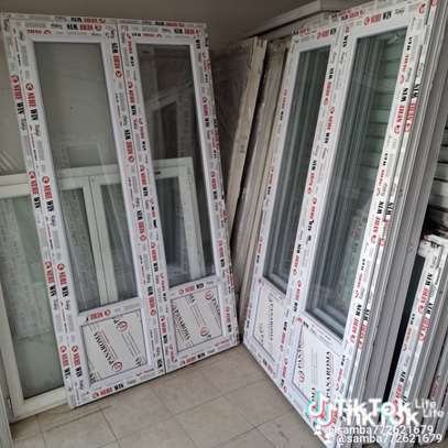 Porte pvc antibruit de sécurité quasi blindée image 1