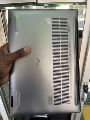 Dell precision 5490 image 2