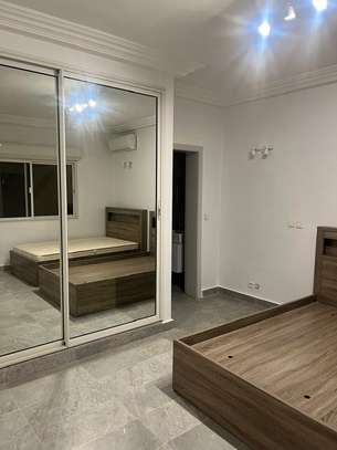 3 chambres salon à louer en face King fahd image 11