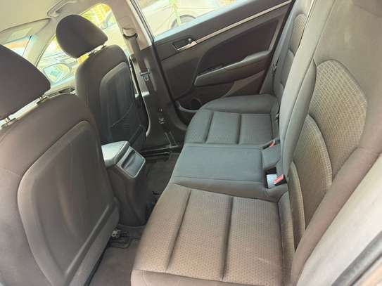 Hyundai Elantra 2017 image 9