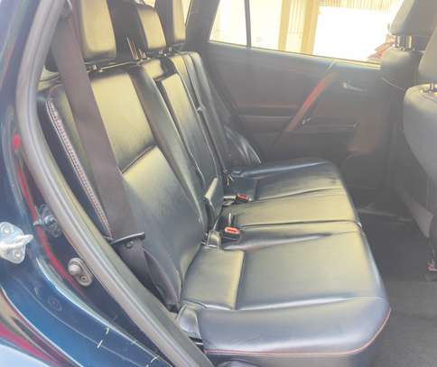 Toyota Rav4 4WD image 8