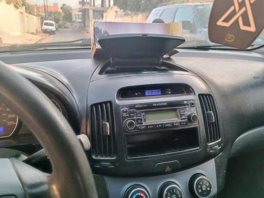 Hyundai Elantra image 12