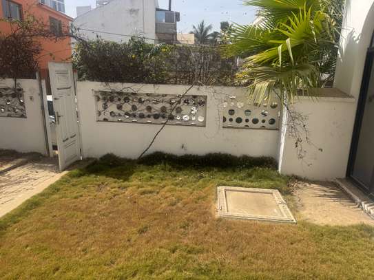 Villa à louer aux Almadie Ngor 4 chambres image 11