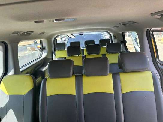 Hyundai starex Année 2017 image 4