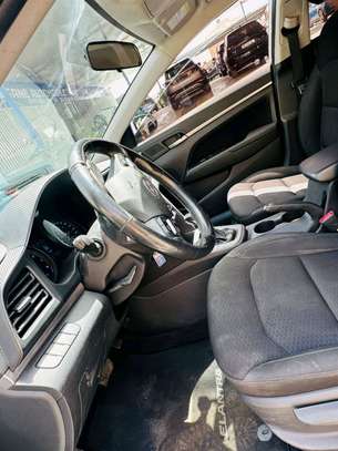 Hyundai elantra 2020 image 4