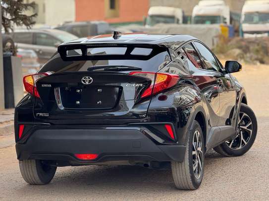 TOYOTA C-HR 2019 image 2