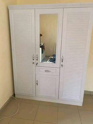 Armoire marron et blanc image 9