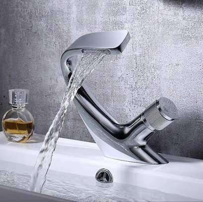 ROBINET MITIGEUR LAVABO image 1