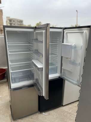 Réfrigérateur combiné inox noir avec distributeur d'eau image 2