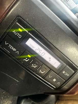 Toyota Prado VX image 3