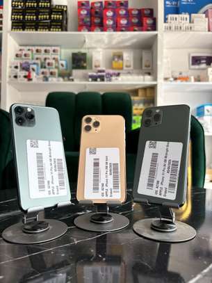 IPHONE 11 PRO VENANT 64go & 256go image 4