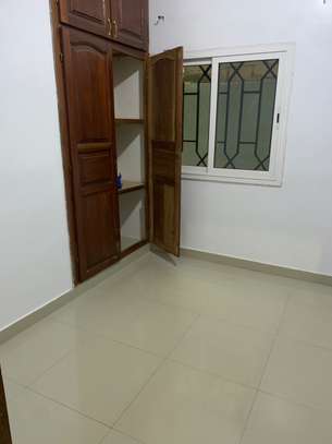 Appartement F4 non meublé proche Corniche  lycée J.Mermoz image 2