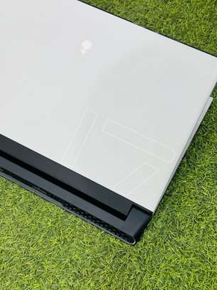 Alienware M17 R2 – Gaming Premium image 7