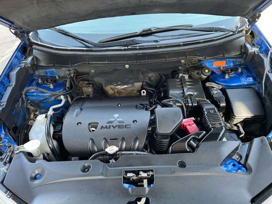 Mitsubishi RVR image 9