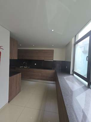 Duplex F4 Corniche Mermoz image 9