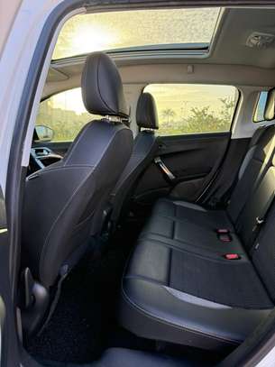 PEUGEOT 2008 2017 image 8