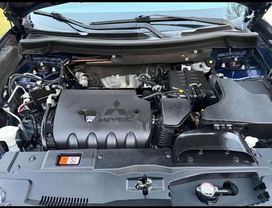 Mitsubishi Outlander 2017 image 6