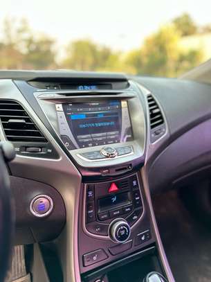 Hyundai avante image 8