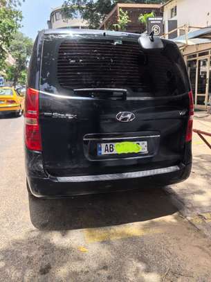 Bus Hyundai Starex 12 places  avec chauffeur image 12