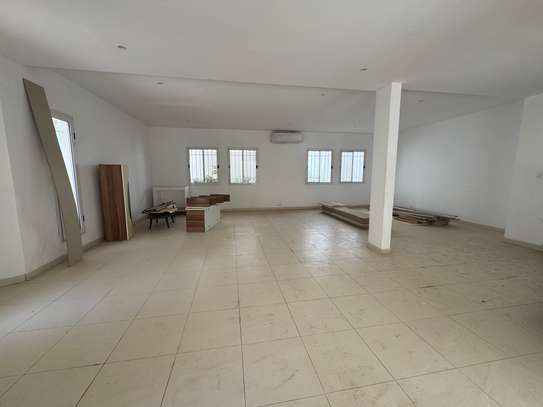 Villa à louer à la cité africa à 2 pieds de jean Mermoz image 3