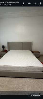 lit avec matelas orthopedique image 1