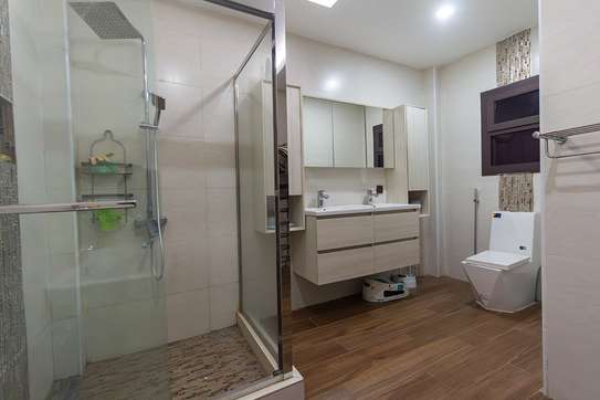 Appartement F5 meublé haut de gamme meublé à louer à Yoff image 9